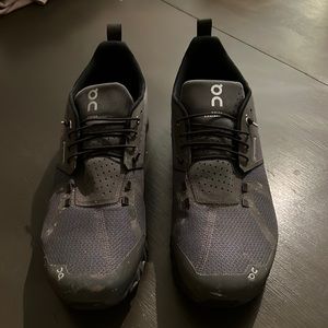 On Cloud Running Shoes - Waterproof - Size 14